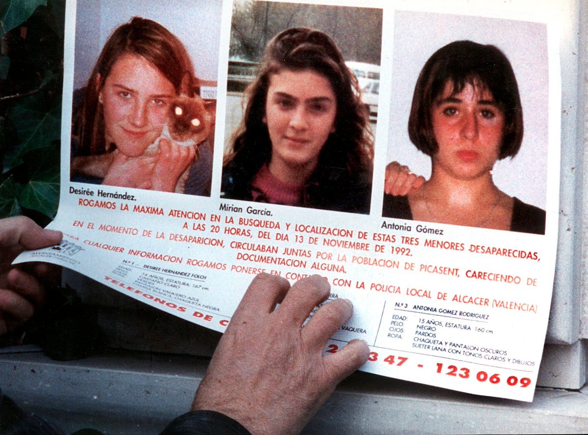 outsidersesp's tweet image. Vivimos en un Estado tan criminal como sigiloso.

Hace 22 años tres jóvenes residentes en la localidad valenciana de Alcàsser desaparecieron de madrugada cuando regresaban a casa procedentes de una discoteca de Picassent. Dos meses y medio después, el 27 de enero de 1993, en un…