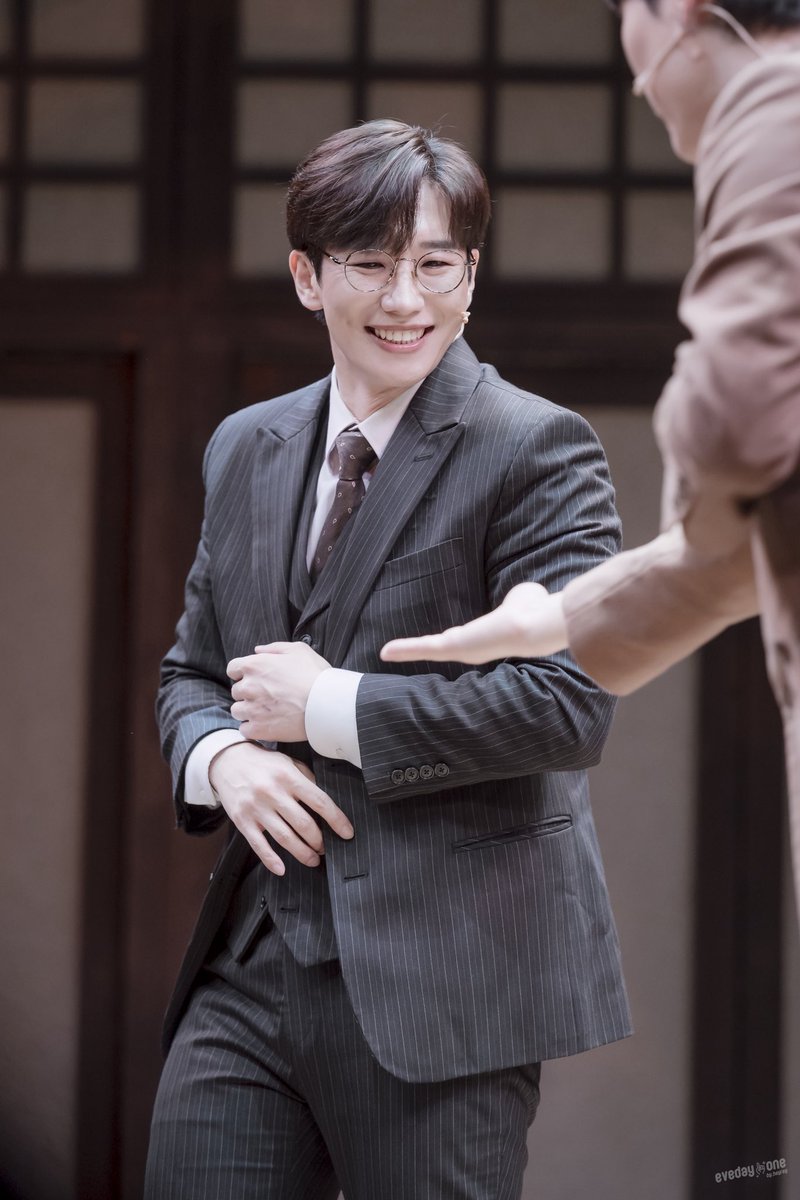 HeyreyP's tweet image. 251207 밤 팬레터 커튼콜
김해진 #김경수 #배우김경수

수달에게 손을 내밀어 보세요🦦