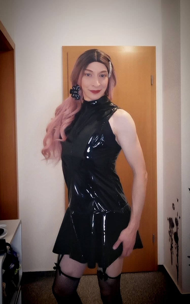 Bisschen gewagt aber ich finds toll
#Retweet #femboy #crossdressing #transfeminine #boyswillbegirls #locked #caged #wetlook #sissytraining #makeuplover #transshoutout #follow #transgirl #feminization