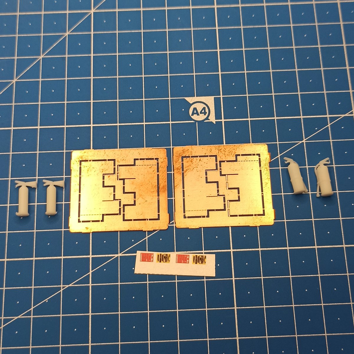 UA_model_studio's tweet image. Fire extinguishers on a stand. No. 2 Resin. etching, decal Set 4 pcs Scale 1/35, 1/48 DAN Models DM 35244
Free worldwide shipping on orders over $150💸
👉 Link to the product: plastic-models-kits.com/products/fire-…
🎁Promo code: welcome10x — 10% 🎟
#plasticmodelkits #scalemodel #scalemodeling