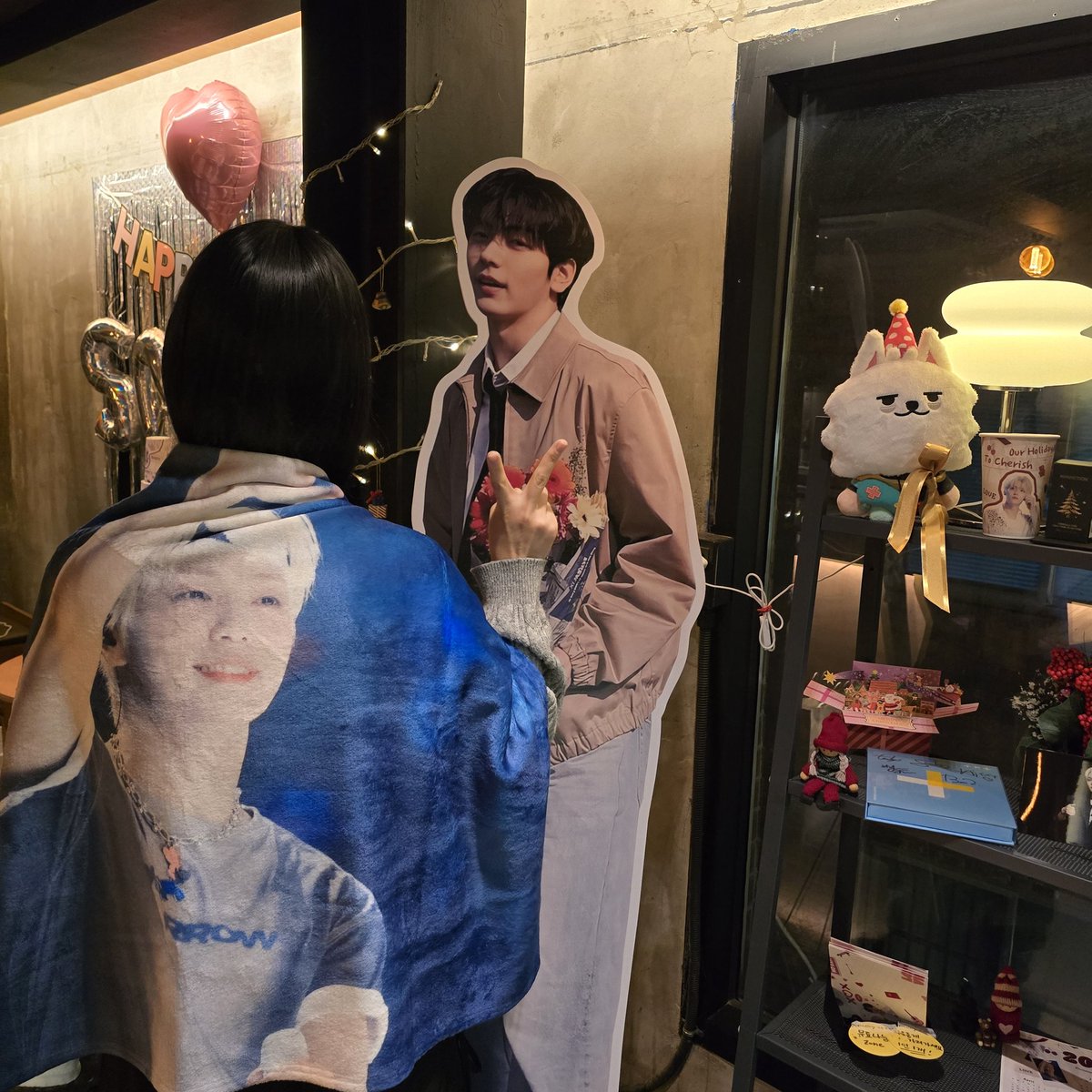 #우리가_함께_만드는_소중한_겨울날
#OurHoliday_To_Cherish
카페 아늑하고 분위기 너무 좋았어요~
모아들이랑 수다 와방방 떨고 행복한 시간을 보냈습니다요😛 럭드 도파민ㅋㅋㅋㅋㅋㅋㅋㅋ
너무 재밌었어용🫶