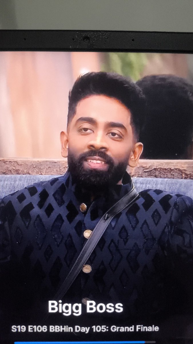 Dude!!! What have they done to Pranit 😭😭😭 ?? #PranitMore #BiggBoss19Finale
