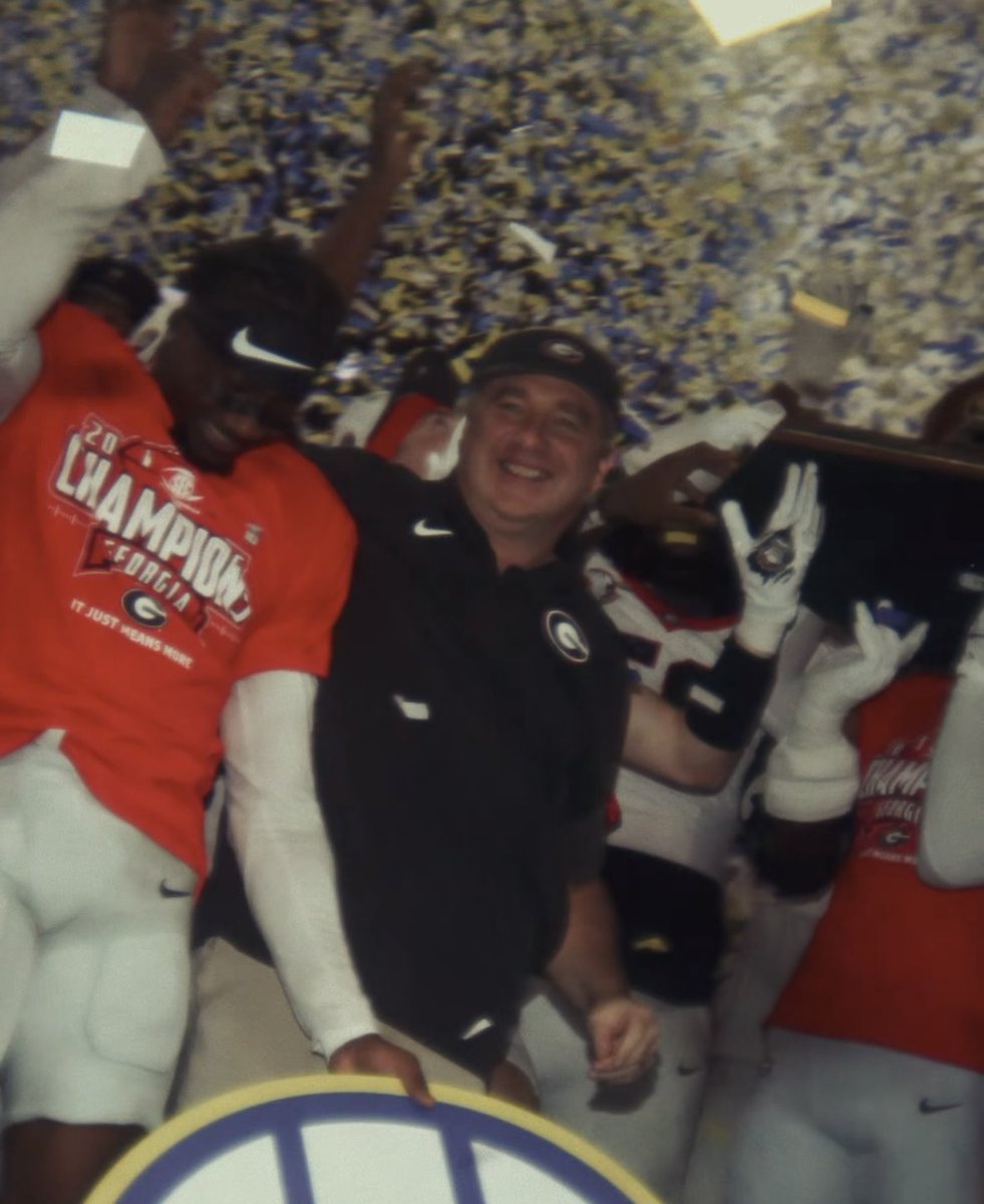 TopTierUGA's tweet image. Kirby looks so happy man. 🥺