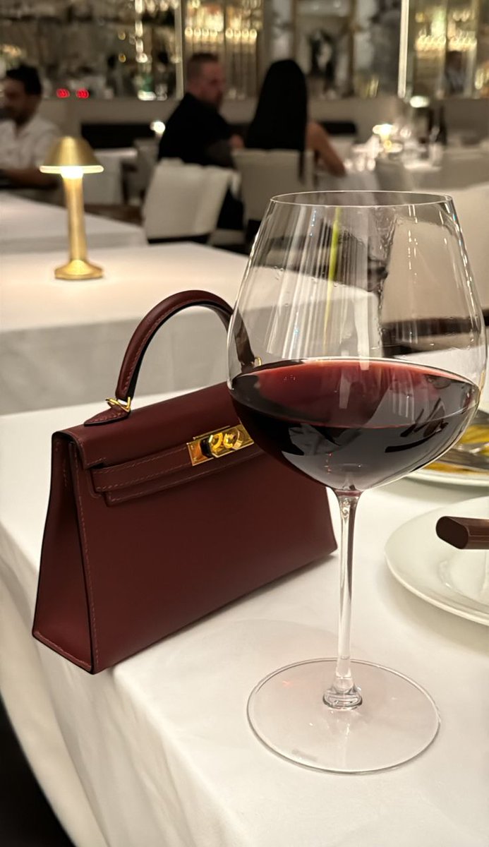 Beauty ✨ (@outfit_luxy) on Twitter photo 