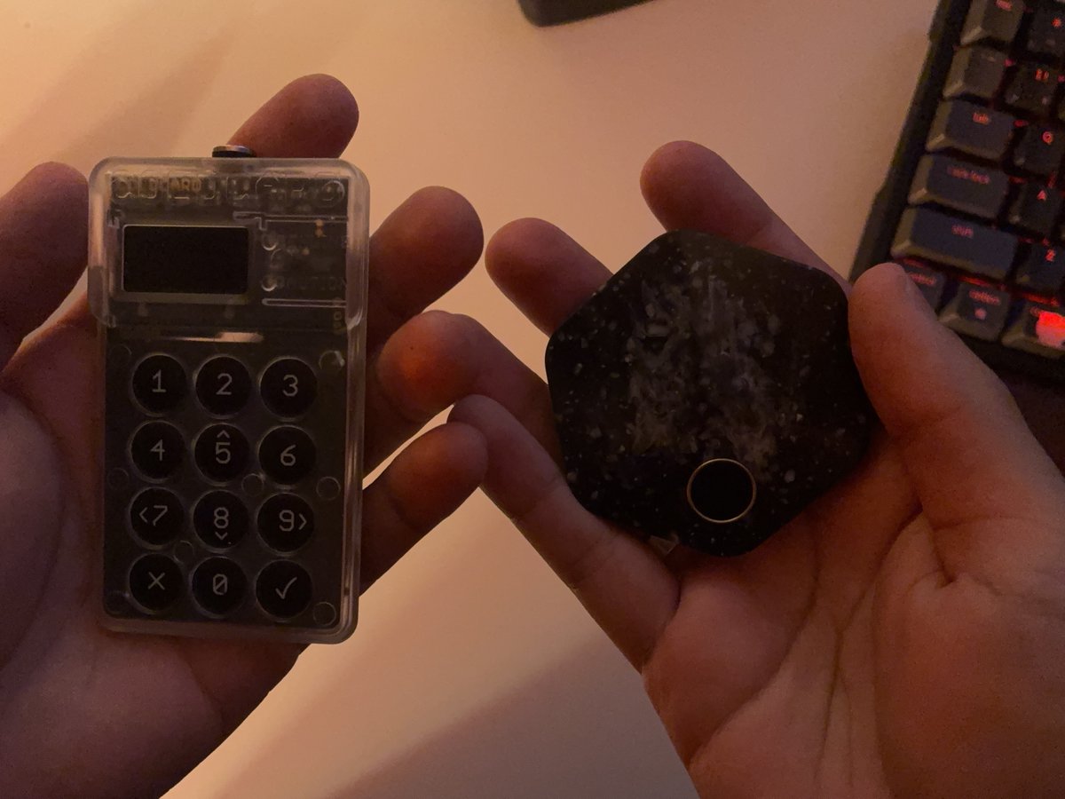 uxerik_'s tweet image. the physical feel of technology makes such a difference. bitkey vs coldcard is night and day. you can immediately tell how much they cared about the craft of the object and how people would hold it and use it.