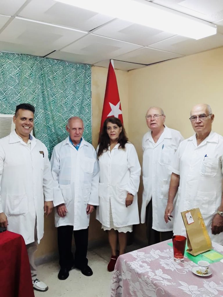 Alcanza la categoría de Profesor Titular la DrC Miriam Belkis Nápoles Valdés del Servicio de Gastroenterologia. Se avanza en la profesionalización de este excelente claustro. 
#SanctiSpíritusEnMarcha