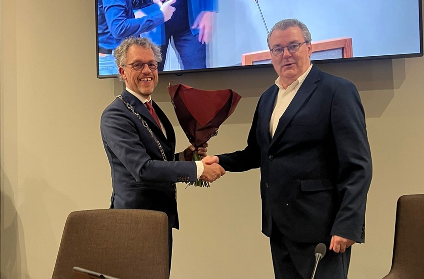 progressiefe's tweet image. René Arts in het zonnetje gezet vanwege 25 jaar in de Raad

Lees meer: progressiefermelo.nl/rene-arts-in-h…