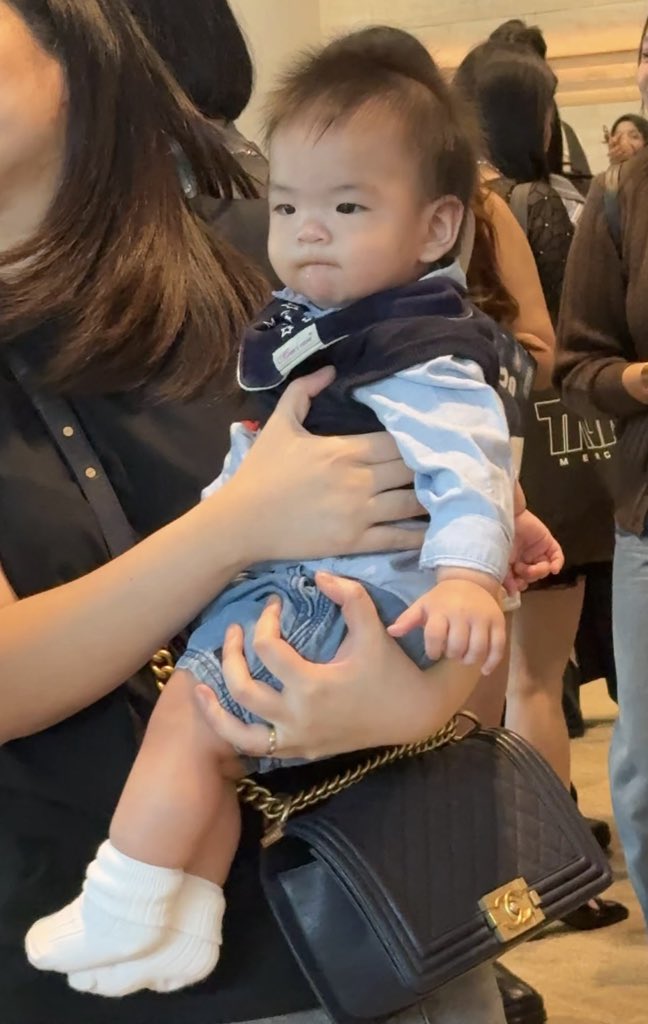 nadeariiiz's tweet image. bob live action