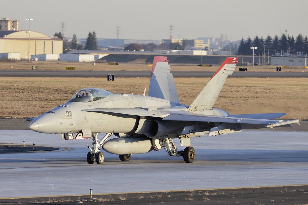 plusty11's tweet photo. RJTY 横田基地
2025/12/07 15:47
flt of 2 FA−18C
taxi to R/W18
#横田基地
#fa18c
#devil71
#vmfa232 https://t.co/qOwfZwuuk2