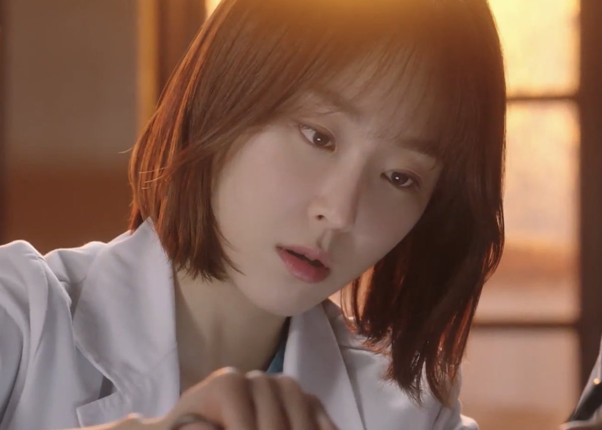 낭닥1때
서현진진짜예쁨•••...