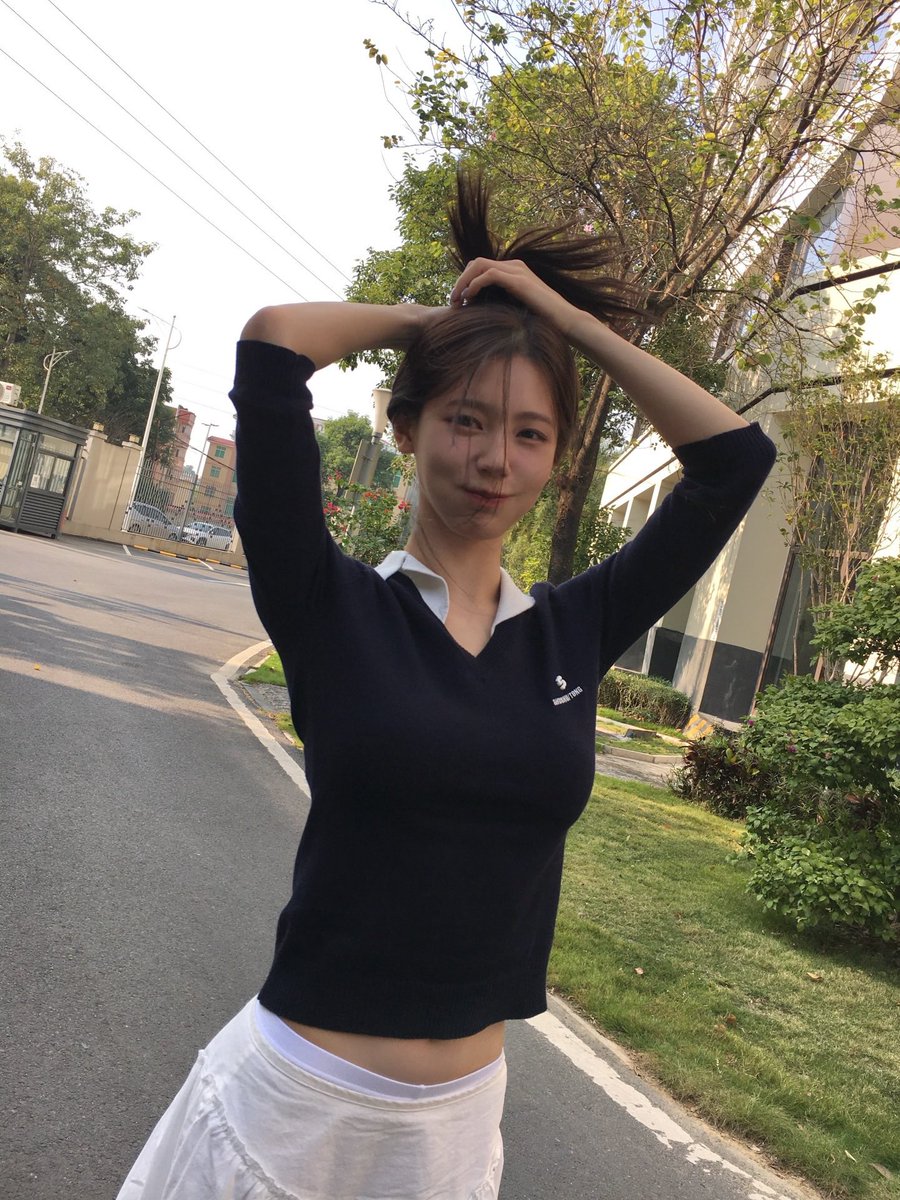 지금 12월이 고작 일주일지났는데
미연이가 12/1~12/7동안 인스타+샤오홍슈에 올려준
사진만 100장이 넘음…..ㅁㅊ