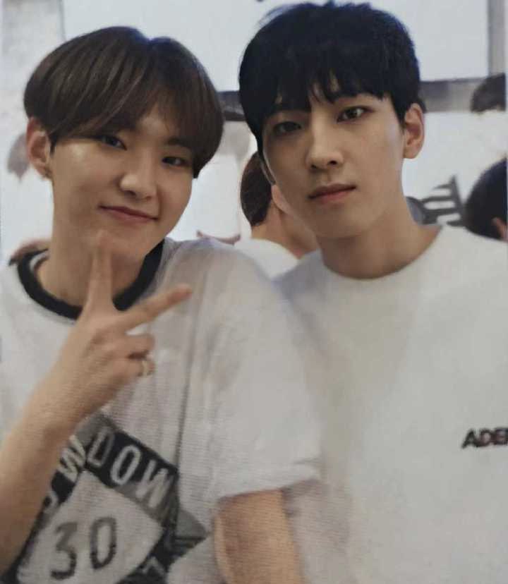 j 🥭✨ tweet media