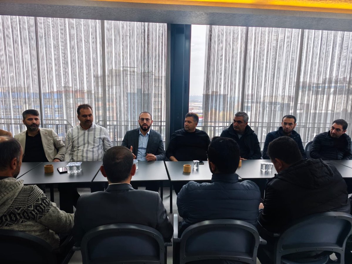 Genel Başkan Yard. Dr. Serkan Bayram’ın değerli sunumuyla, Eğitim-Bir-Sen Batman Şubesi ve Yedihilal Batman ev sahipliğindeki ‘Sivil Toplumda Gençlik Çalışmaları’ seminerine Diyarbakır Yedihilal olarak katıldık 💡🙌 #Gençlik #STK #Eğitim