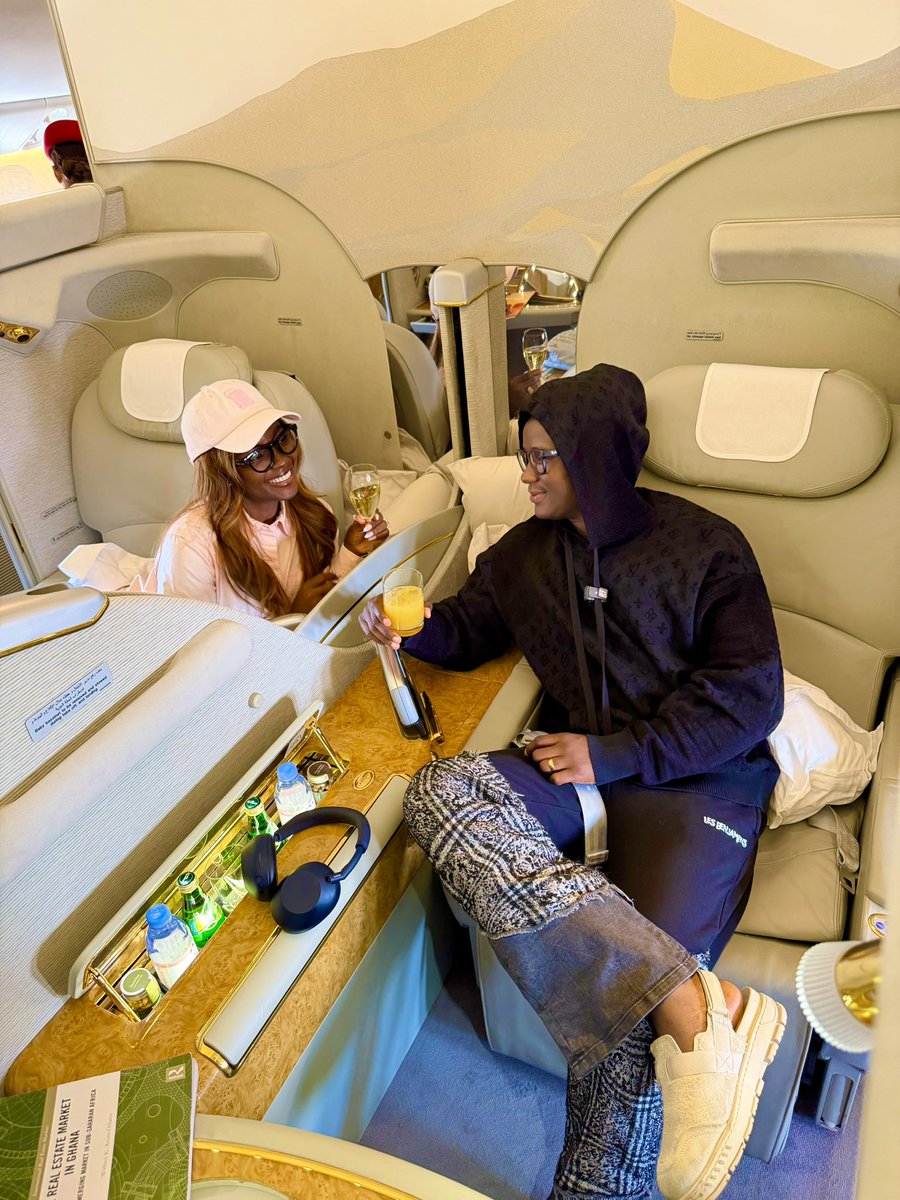 KojoForex's tweet photo. POV: it’s 2026 , you achieved all your goals and you can afford to fly First Class with the Love of your Life 😂 https://t.co/q63NV71tXI