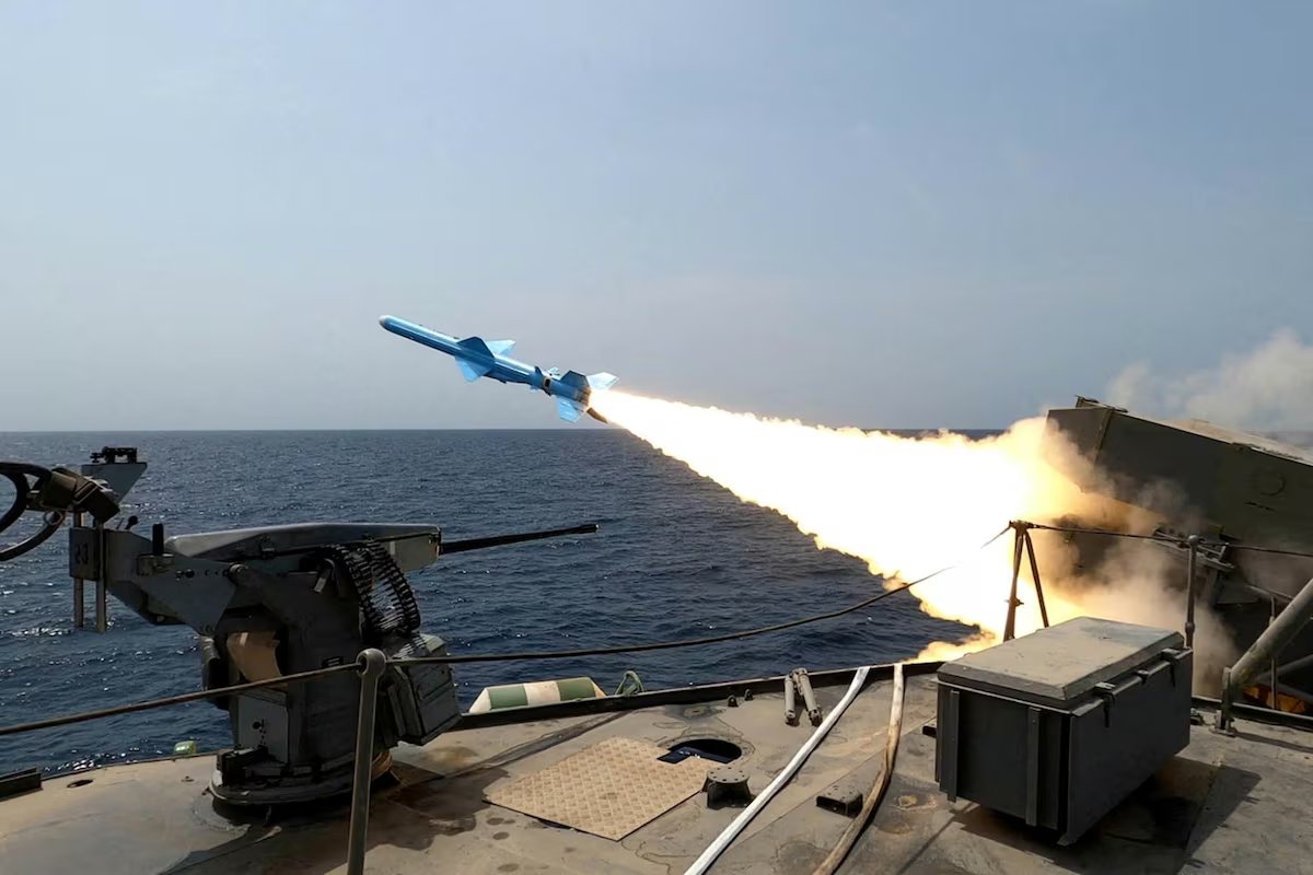 🇮🇷🚀 #Iran just fired a salvo of ballistic and cruise missiles as part of a major naval drill in the Gulf of Oman &amp; Strait of Hormuz — a show of force that reverberates across global energy and maritime security.