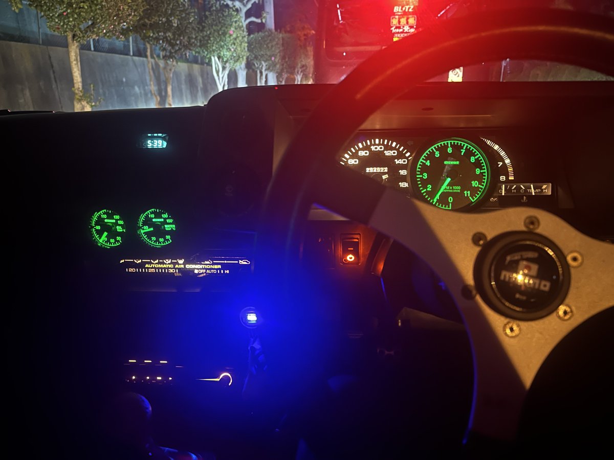 追加メーターつけたよ 緑がきれーよ