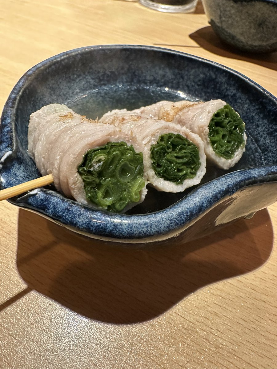 【鹿児島/蒸気ボーイが最高🚂】
利通が見下ろす新鹿児島駅そば。「蒸気ボーイ」さん。

鹿児島駅前は少し前まで屋台村があったけど、なくなってちょっと寂しい雰囲気があるかなと思ってたけど、その全てを吹き飛
ばす蒸気でした。