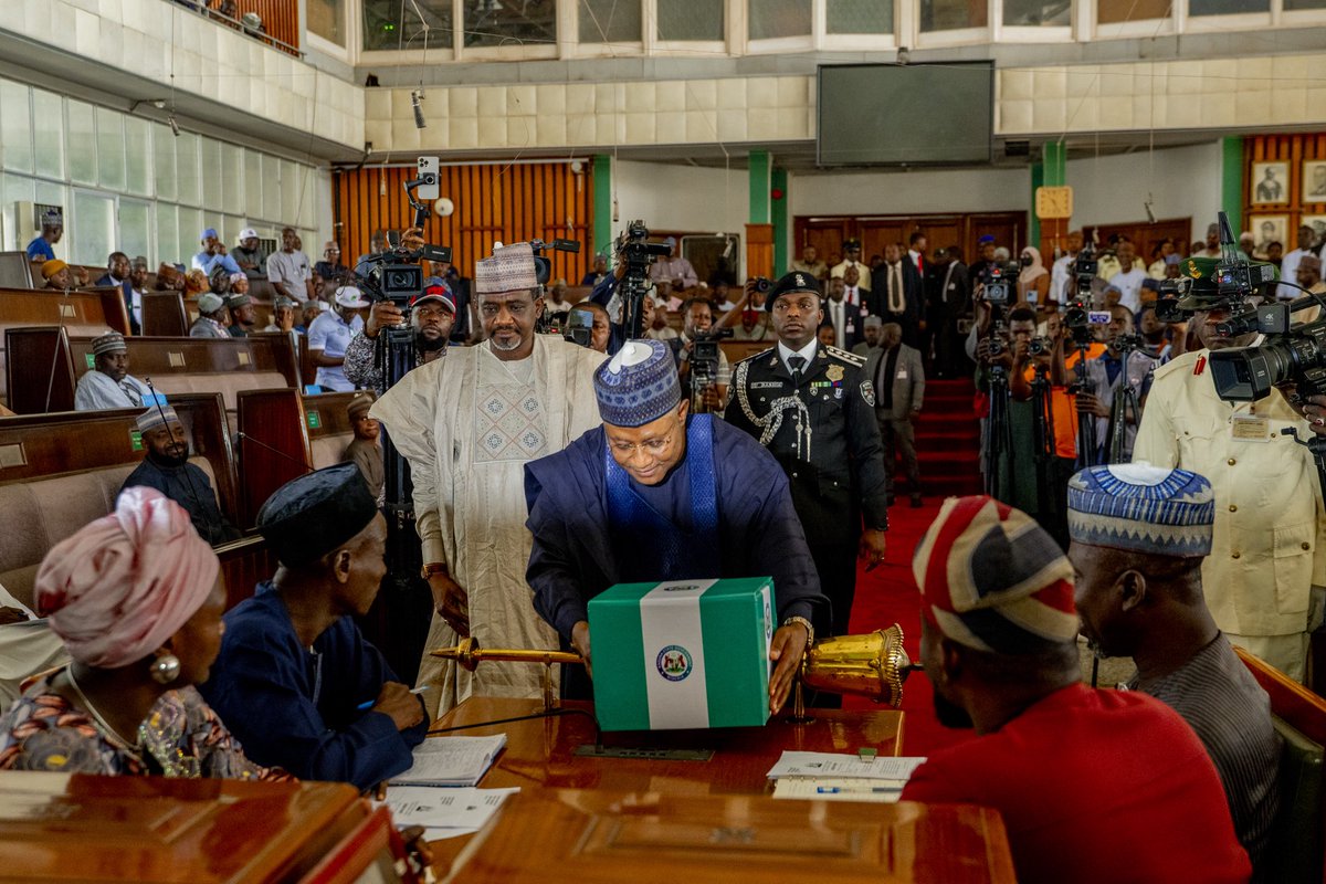 “WITH 2026 BUDGET, UBA SANI ADVANCES KADUNA’s RENEWAL AND TRANSFORMATION” 

By Abdulaziz Idris Abubakar

In a political era often marked by performative declarations and fragile commitments, Kaduna State has in the last two and a half years carved out a reputation for purposeful