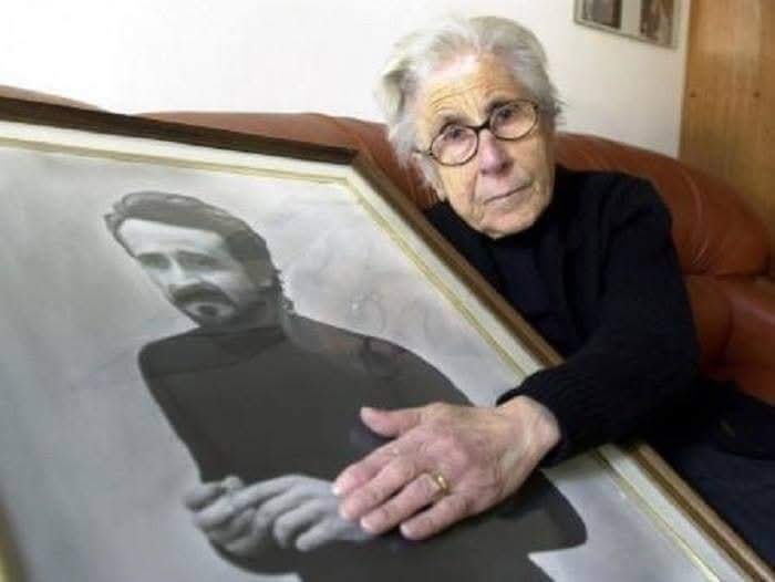 Rossella660's tweet photo. Mio figlio era la rabbia
era l’amore
che voleva nascere
che voleva crescere

Felicia Bartolotta Impastato

#7dicembre2004

"L''aspetto, apre la porta, entra, mi abbraccia, il viso scuro, come la notte.
Ma se ride è il sole che spunta,il sole bambino"

Buongiorno 💕 https://t.co/c6nLJh0YSz
