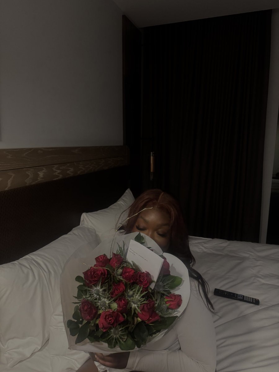 nicasblog's tweet image. I’M OFFICIALLY A GIRLFRIEND!!!