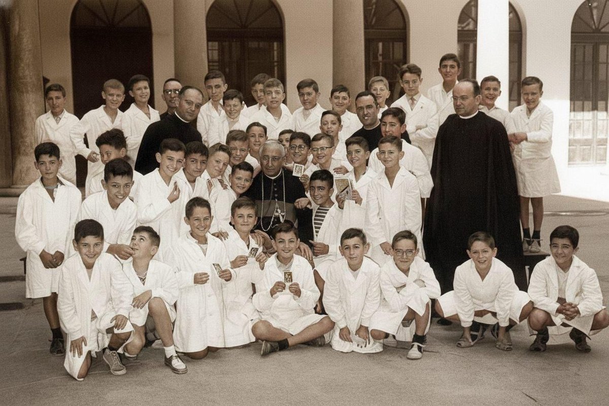 escolaniavlc's tweet photo. Hace 67 años, 36 escolanes dirigidos por el Rvdo. José Estellés iniciaron esta obra,  del arzobispo Marcelino Olaechea. Hoy damos gracias por tantos frutos y porque nuestros escolanes mantienen viva su misión: cantar a la Virgen de los Desamparados por y para los valencianos. https://t.co/NjYHUfAqRQ