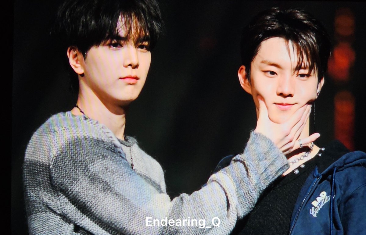 Endearing_Q's tweet photo. [pre] 251207 슈퍼 바이브 코리아 #큐

아 둘이 귀여워서 안 올릴 수가 없댜..😋

#더보이즈 #지창민 #영훈 #THEBOYZ #Q #YOUNGHOON https://t.co/J5ywDJoAtg