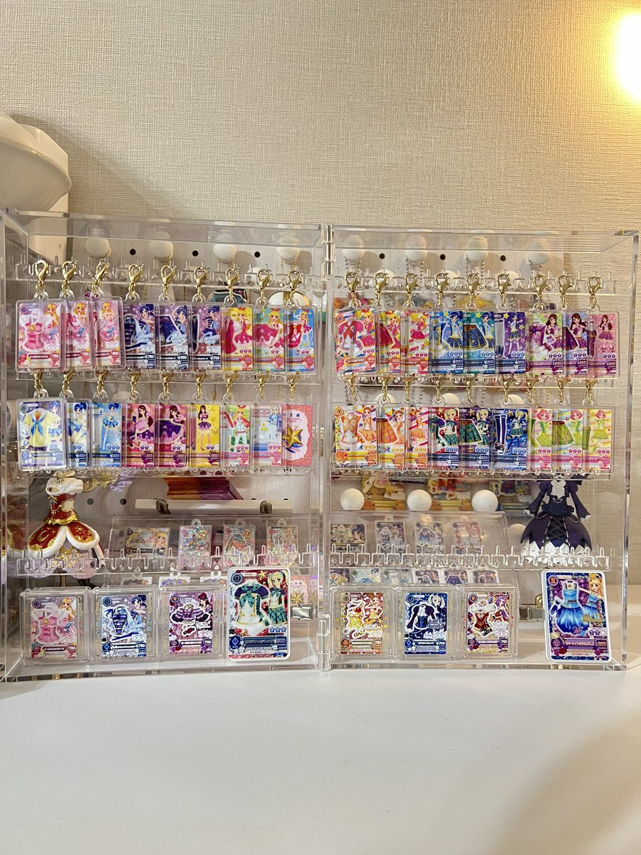 jsm_m0's tweet photo. 一番くじのキーホルダー飾ったんだけど、見てこれ、可愛すぎる。
#アイカツ https://t.co/jwnAAPnXRC
