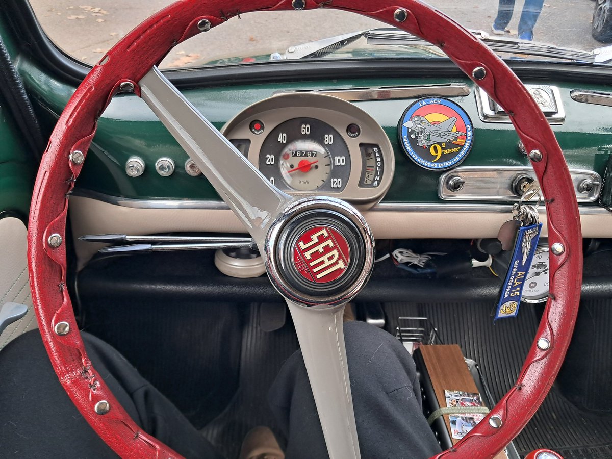 Bocata panceta, café con leche y motor antiguo, todo lo que el globalismo nos quiere robar. Arriba España, cojones
