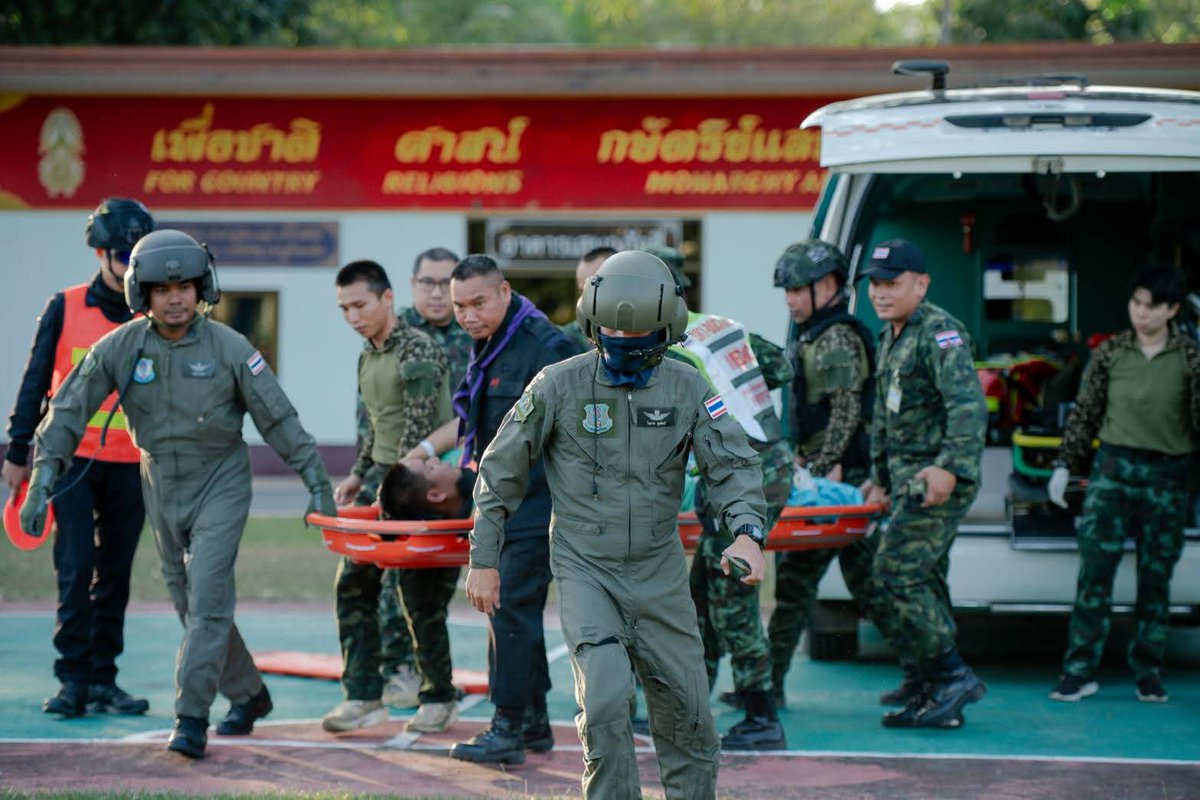 KhaosodEnglish's tweet photo. Two Thai Soldiers Wounded in Pha Lak Clash Now Safe

The 2nd Army Region Facebook page posted images and a message stating that Sergeant Anuchat Rueankham from the 13th Infantry Battalion, who was injured by gunfire to the leg during the clash with Cambodian soldiers at the Pha Lak pass in Si Sa Ket province, is now safe. 

The firefight broke out at 2:15 p.m. on December 7 when Cambodian forces opened fire with small arms on the 13th Infantry Battalion of Special Task Force 1 at coordinates VA 5417 8739 in the Pha Lak-Phlan Hin Paed Kon area of Si Sa Ket province.

Private Pornchai Champachum, who was shot in the chest area but protected by his body armor, has bruising and is still experiencing chest tightness. #thaisoldiers #safe #sisaket #thailand