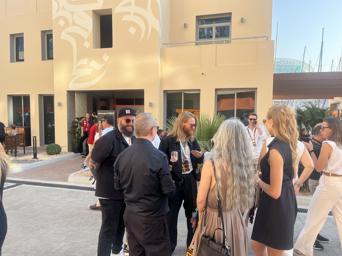 Down in a very busy Abu Dhabi paddock, overheard Sam Ryder - a genuine F1 fan - explaining to a group of people how Verstappen can try and back the pack up today and get Russell involved with the McLarens.

One of the good guys, he knows his stuff.