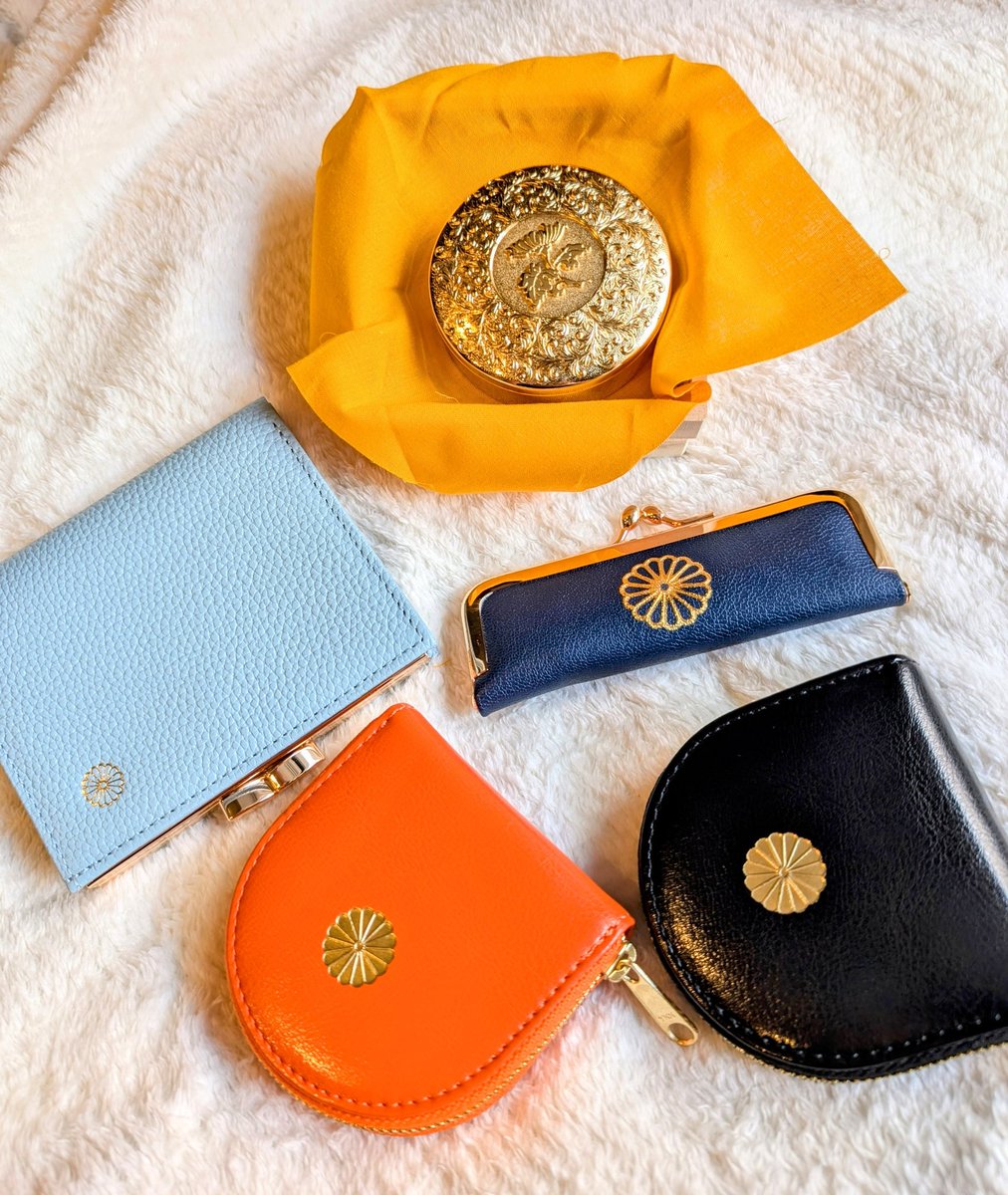 皇居のお財布は母にあげたらめっちゃ喜んでくれた。小銭入れも