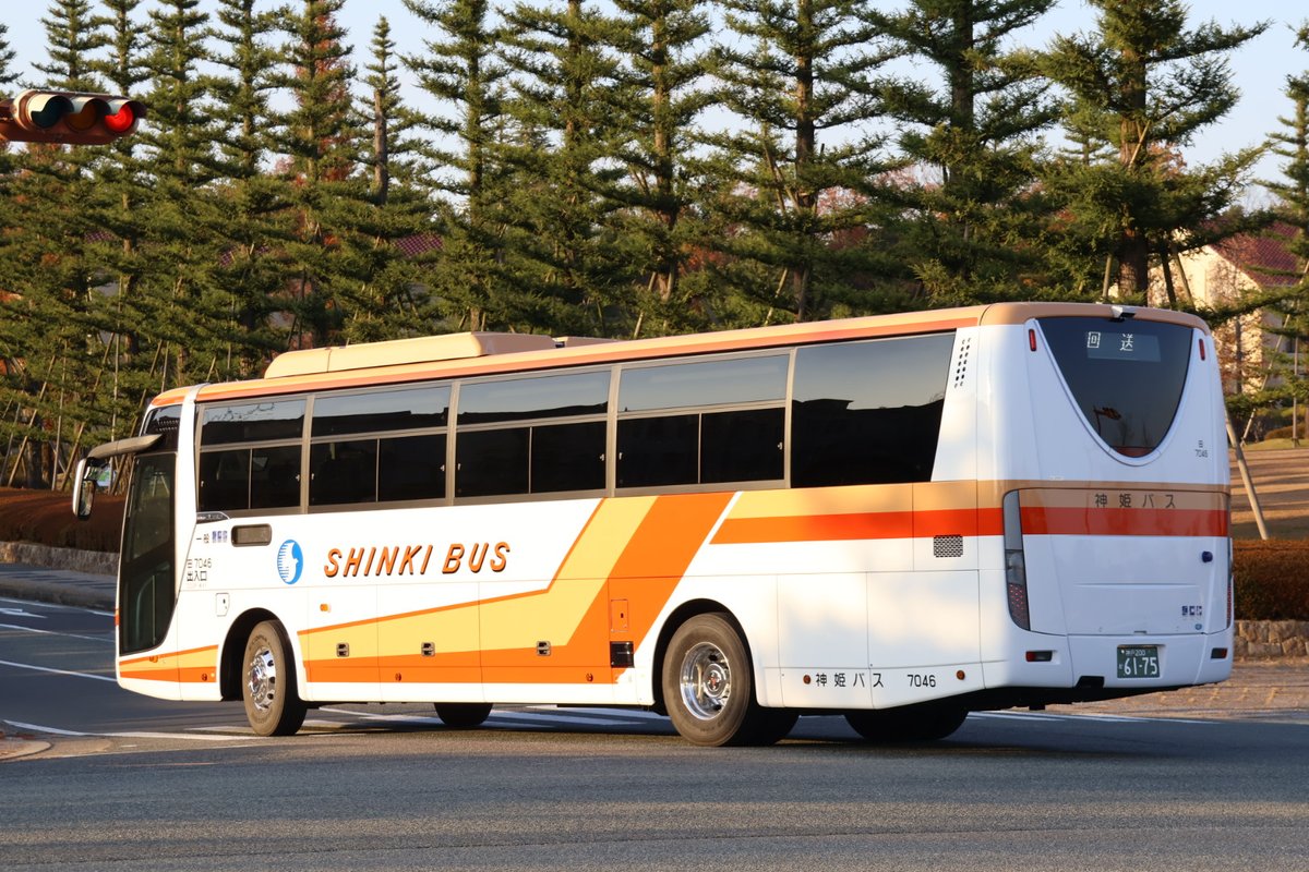 新車] 神姫バス7046(三田) 神戸200か61-75 令和7(2025)年式の三菱