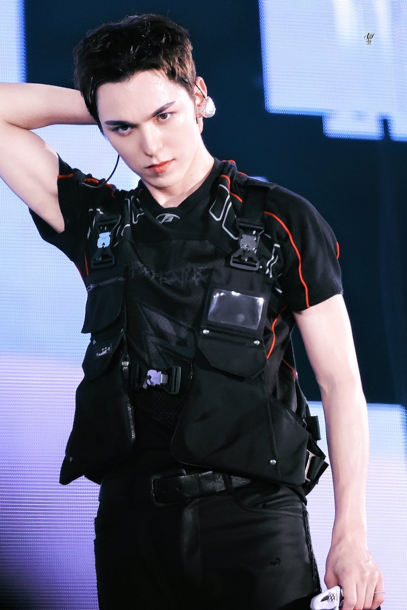 251207 SEVENTEEN WORLD TOUR [NEW_] IN OSAKA 𝐬𝐭𝐫𝐞𝐭𝐜𝐡𝐢𝐧𝐠