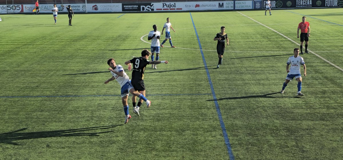 Mitja part <a href="/CFJ_Mollerussa/">CFJ Mollerussa</a> 0 <a href="/cfvng/">CF Vilanova i la Geltrú</a> 0
El <a href="/cfvng/">CF Vilanova i la Geltrú</a> ha desaprofitat moltes oportunitats de gol.