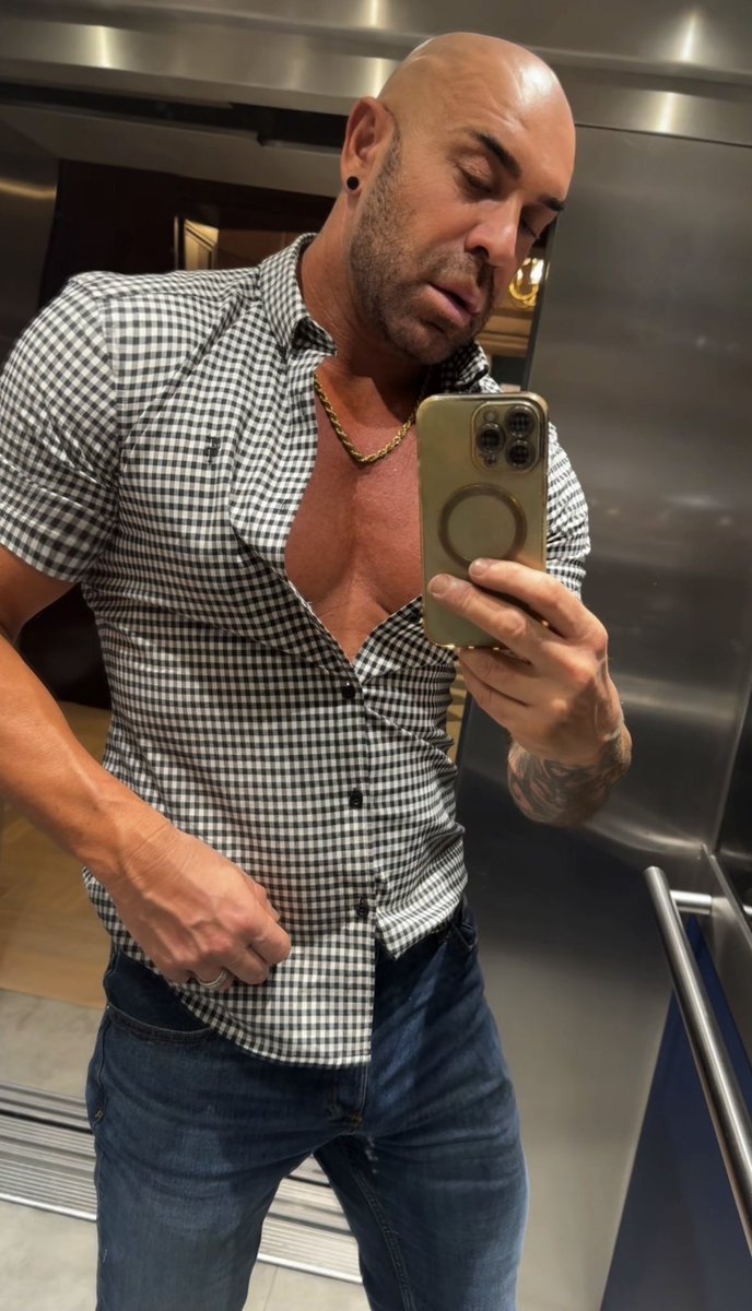 Shirt on or off ?
