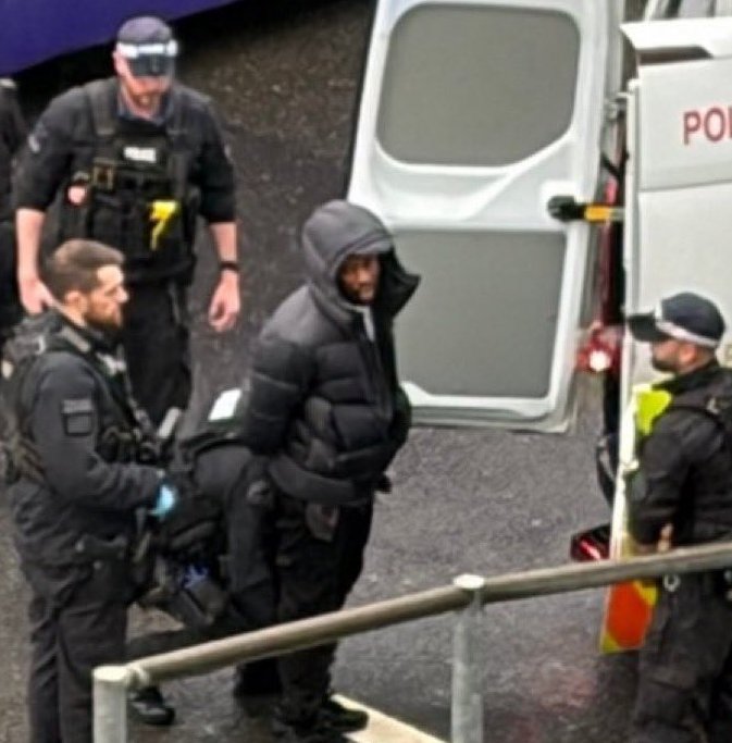 TRobinsonNewEra's tweet photo. Major incident declared at Heathrow Airport as a number of people were sprayed with what is believed to be a form of pepper spray.

21 victims were treated at the scene with five taken to hospital https://t.co/AMueJwHn2Y