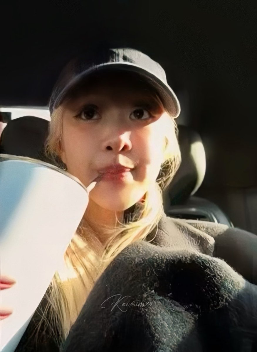 rosie tweet media