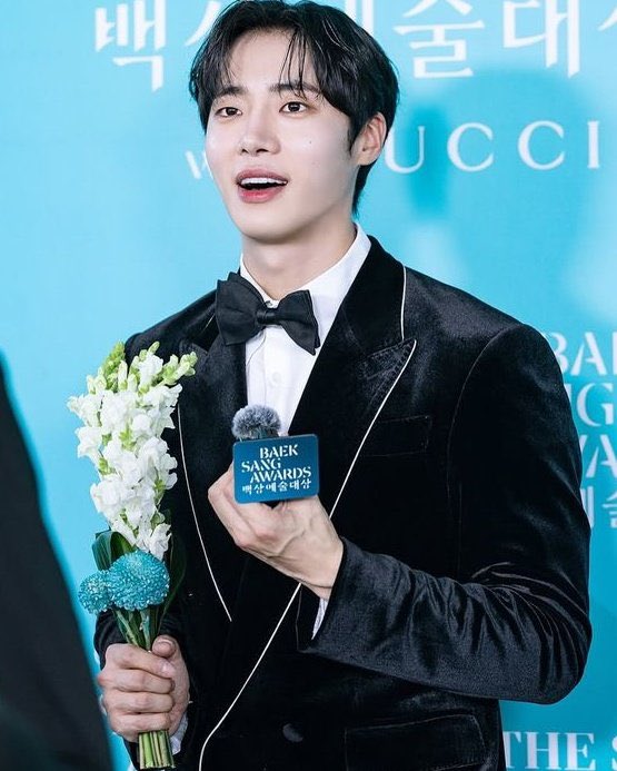 svrnjane's tweet image. senior idol x rookie actor 

feels like my latest collection of cyonk’s harem is too delicioso 🤤🤌🏻