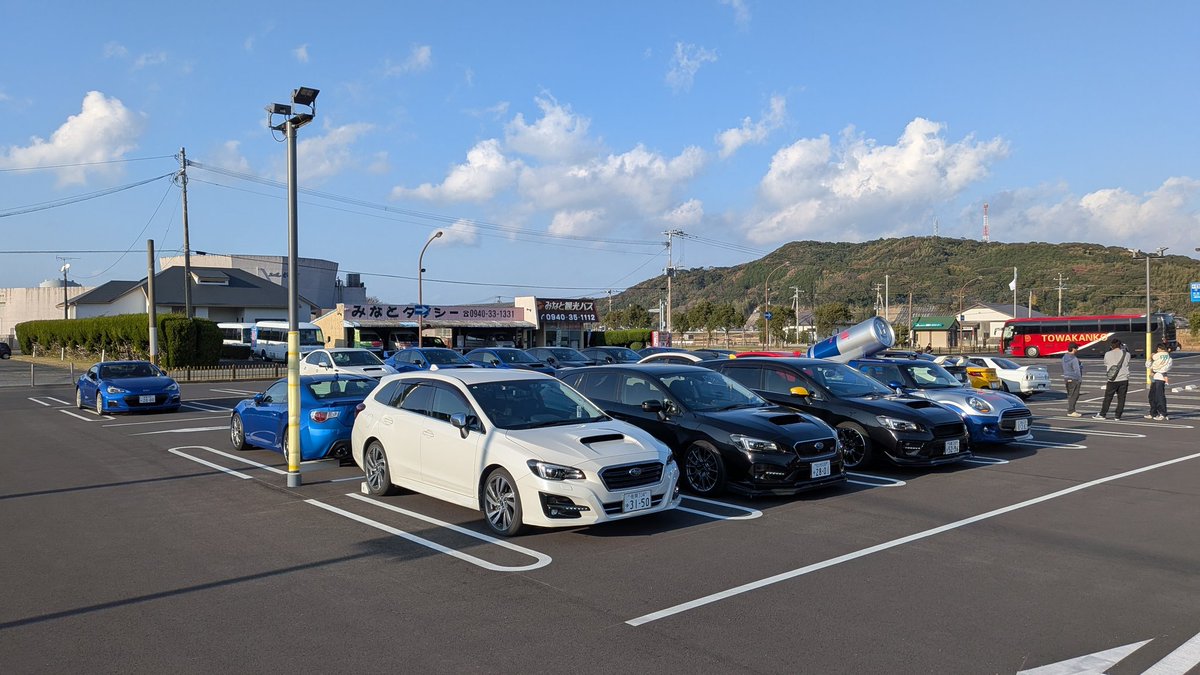 hiroaki40632's tweet image. 偶然の？安全祈願ミーティング
RedBullカーも参入⁉️

楽しいひとときでした(´ε｀ )
ここに来ると今年も終わりなんだな…
ってしみじみ…
#2025年
#BMOC
#RedBull