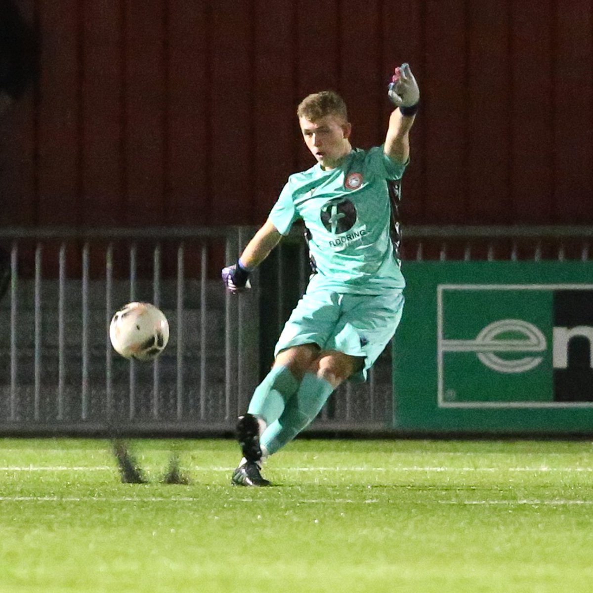 Midfielder Fin Smith was included in a Senior Squad for a competitive match for the first time yesterday in our win against Ebbsfleet United.

U18s goalkeeper Archie Short also featured on the bench for a successive game.

Well done, lads! 👏

#ProvidingThePathway🐟🔴