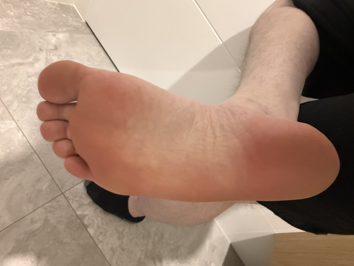 Big sweaty gamer boy feet 🤷‍♂️