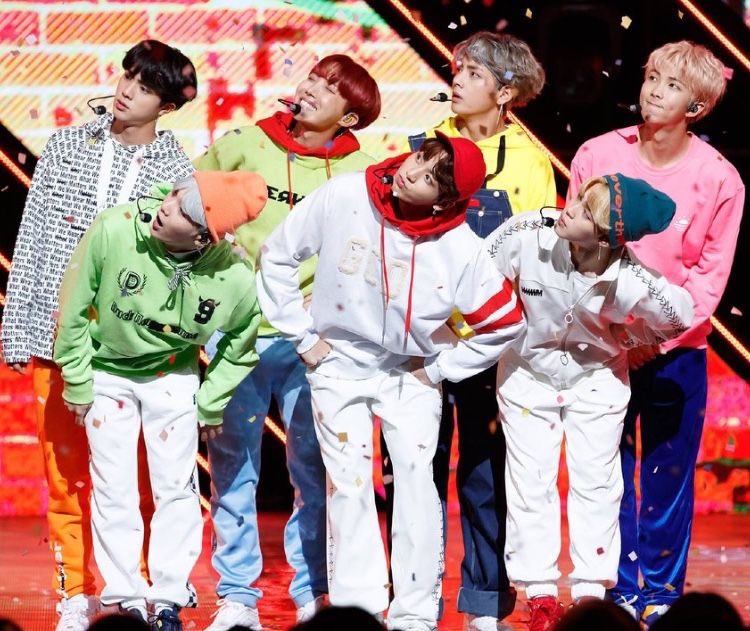 WITH BTS TILL THE END @BTS_twt 💜 #WaitingForYouBTS