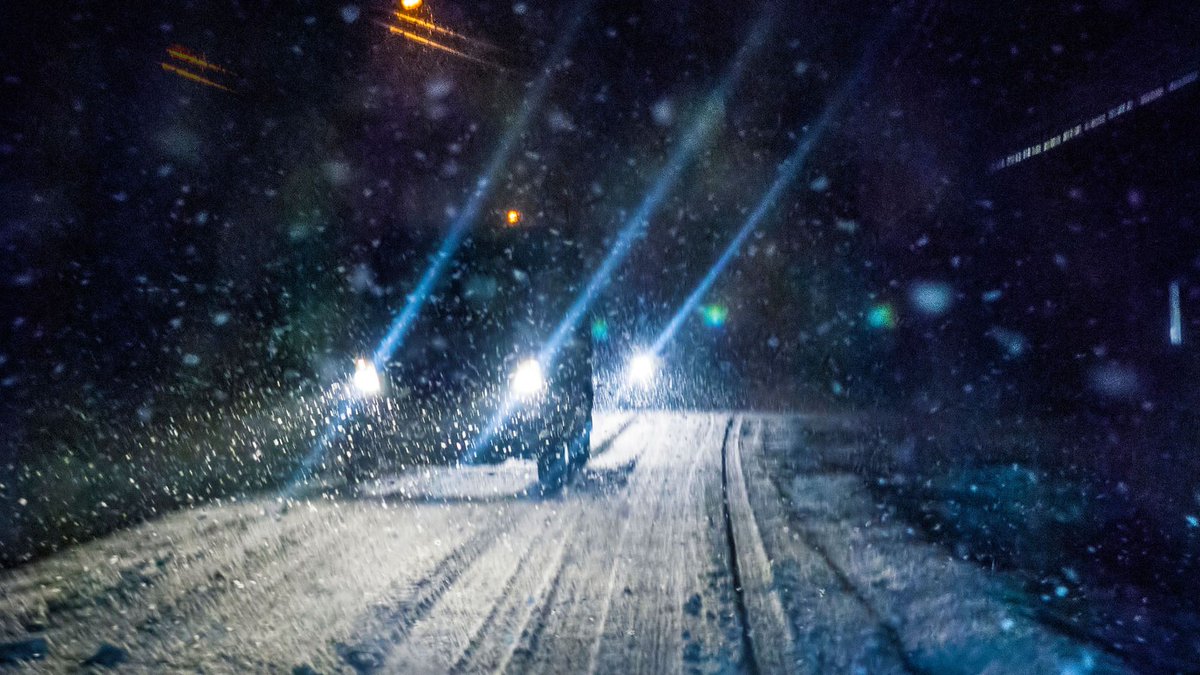 December just arrived, and so did the worst of winter driving. 🥶

Black ice, shorter days, and peak holiday traffic create a triple threat. Don't risk it! 

Read our full guide: driveteam.com/safe-winter-dr… 

#WinterDriving #DriveTeam #AskProDriver #Akron