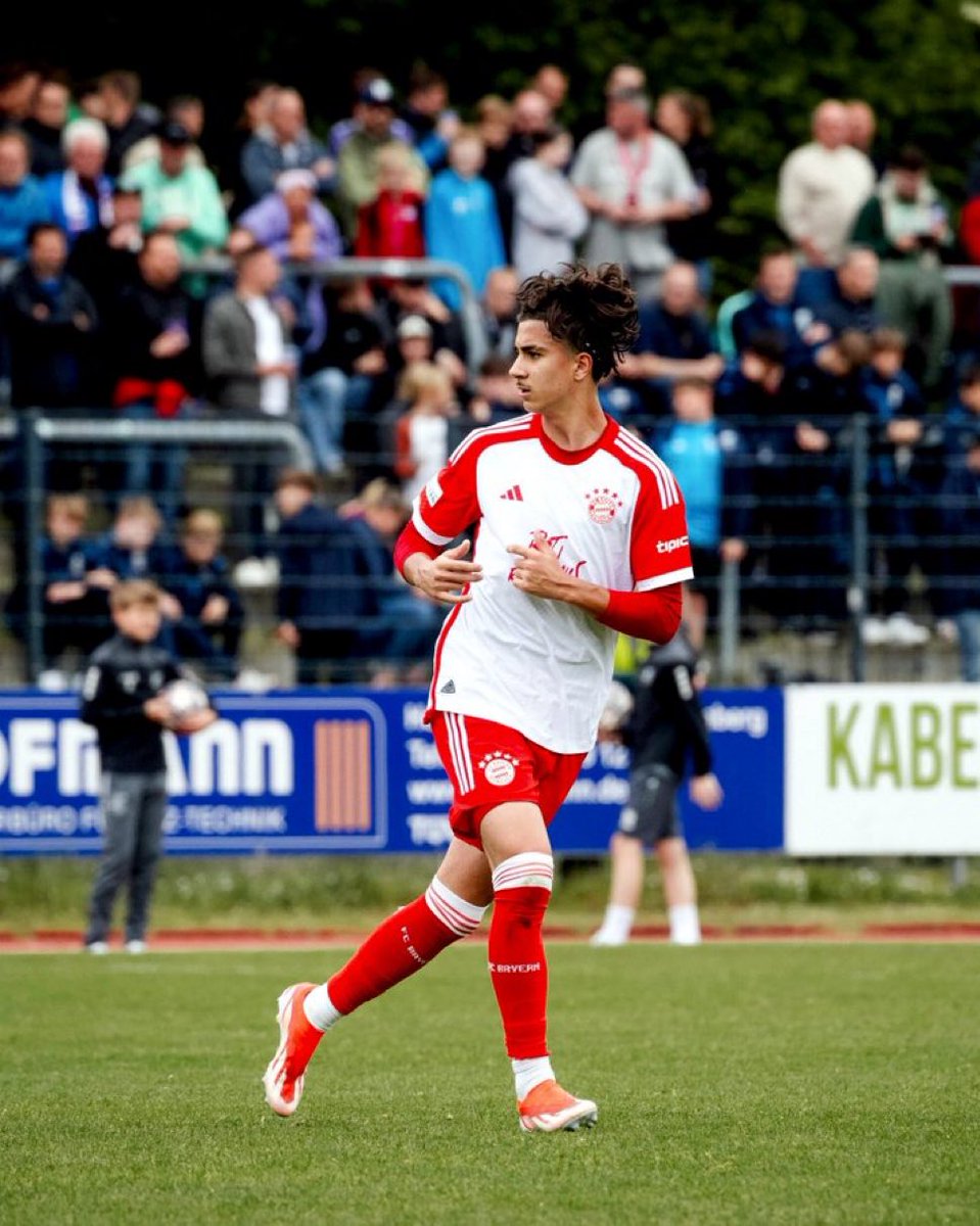 Juventus and Milan are following young Bayern Munich talent Adin Licina in the event that he leaves the club. #Juventus 

[<a href="/SPORTBILD/">SPORT BILD</a>]