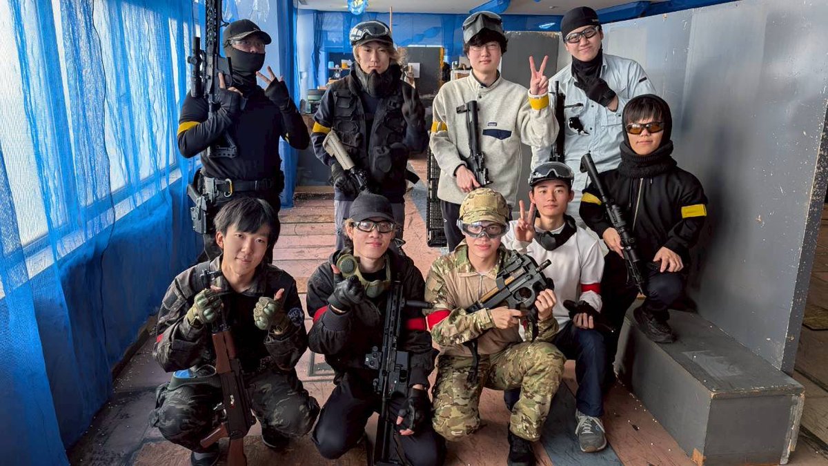 MIT_Airsoft's tweet image. 本日はユニットさんにて山猫会貸切戦に参加してきました〜✨️
久しぶりの室内戦！！！うちからは9名での参加でした！
1年生たちは春の新歓ぶりのユニットでしたね笑
主催の森さん、他の参加者の皆さん、本日はありがとうございました！
良いお年を！！！笑