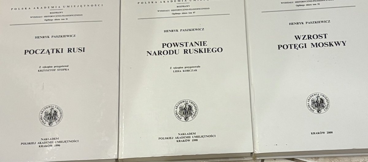 Polecam 1600 stron najlepszej polskiej pracy o dziejach dawnej Rusi tzw. Trylogię ruską Henryka Paszkiewicza wydaną po angielsku, chińsku, japońsku. Pierwszy tom miał ponad 60 omówień i recenzji w światowej prasie