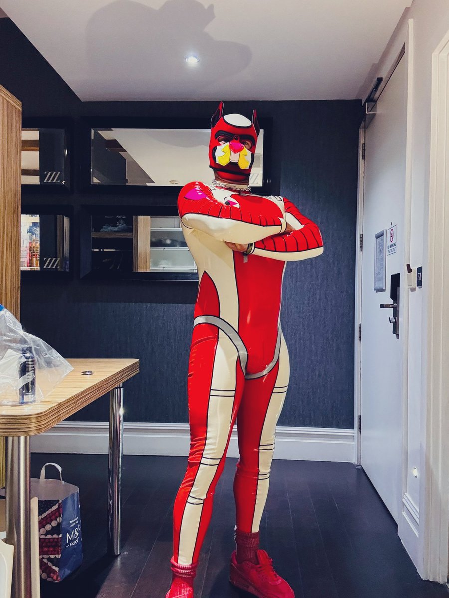 LPupApophis's tweet photo. Round 2 - fight!!! https://t.co/OFLYh6VsbB