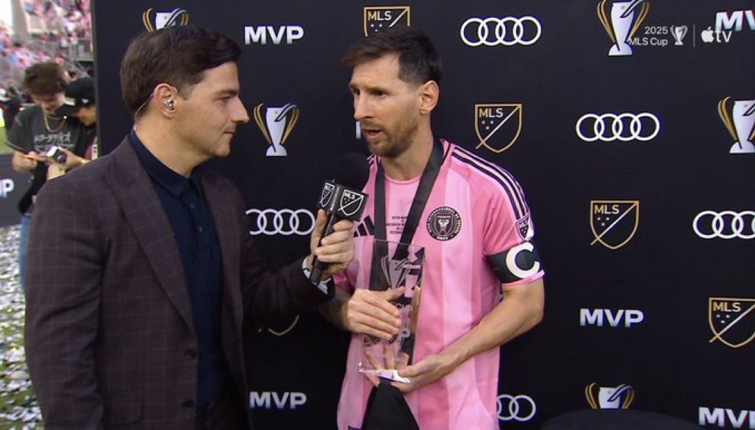 🚨🗣️Reporter: do you think about the final dance with Ronaldo at the World Cup?

🗣️ Messi: I’ve won the World Cup already, I’ve completed football so he (Ronaldo) has to dance alone [laughs].