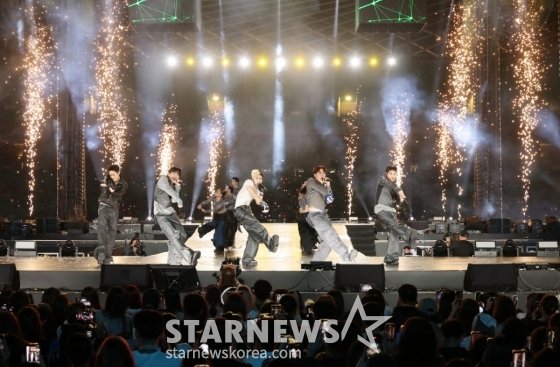 sportalkorea's tweet image. 🌟251207 SB19 
📸 Photographed by 스타뉴스
#SB19 #SB19_ACON2025
#SB19atAsiaArtistAwards2025
#AAA2025 #AAA2025_KAOHSIUNG 
#AAA_10th #ACON2025