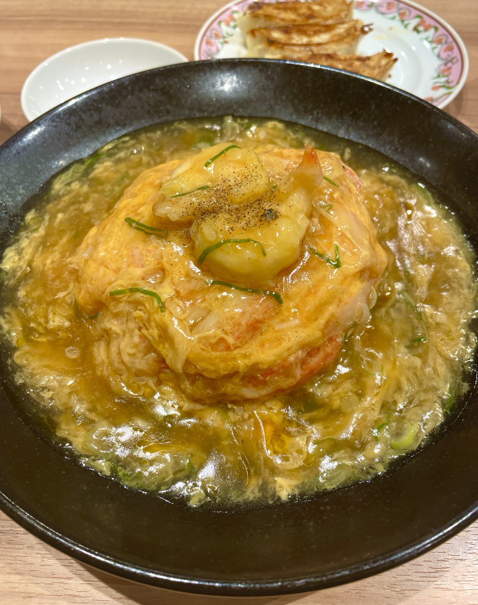 arisanosns's tweet photo. おぅぃすぃそううう！

金のチャーハン食べて今夜は仕事をもうひと頑張りしちゃう😋 https://t.co/RjKpGjeGB2